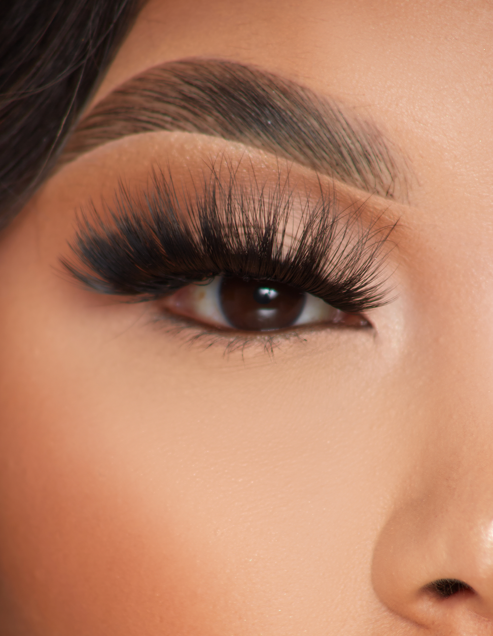 Wimpern mit extra Volumen – Spannung 3