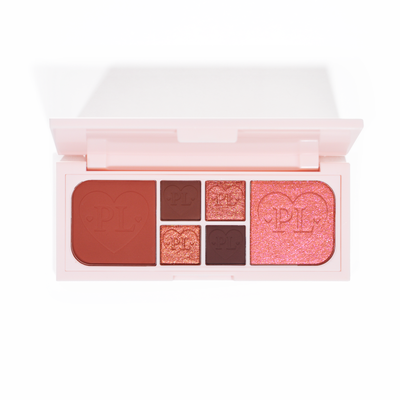 Ein Bild der P.Louise Fluffy Fantasy Mini Eyes & Face Palette mit cremigen Matttönen und butterartigen Schimmern in einer Reihe von Rouge- und Dunkelrosatönen